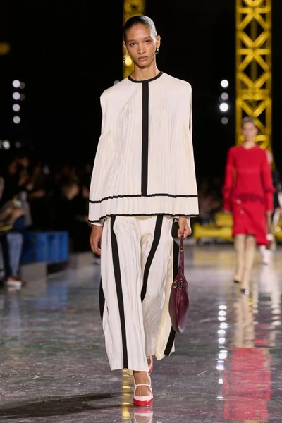 Look 35
